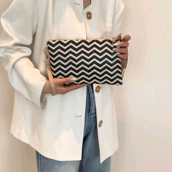 *Brand New* Ladies Zig Zag Clutch Bag - Picture 8 of 11